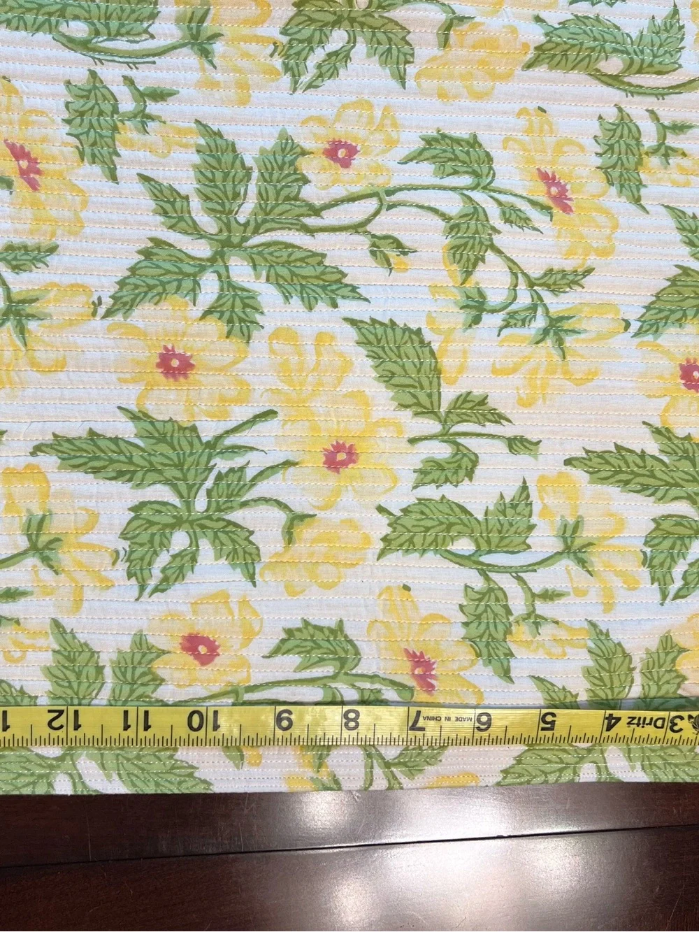 Pomegranate Inc. Yellow Floral Square Placemats, 8, excellent used condition